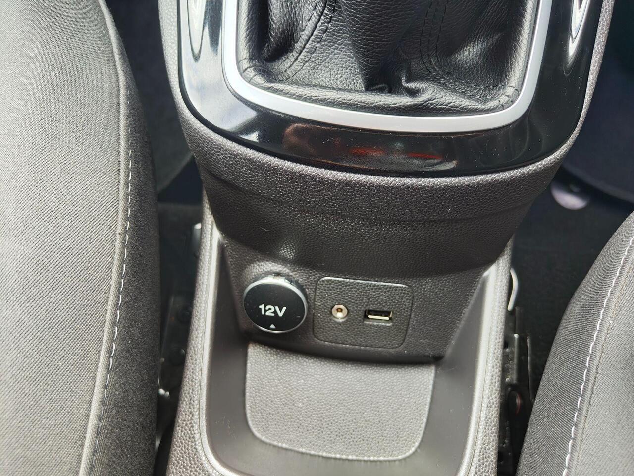 Ford Fiesta — photo 33