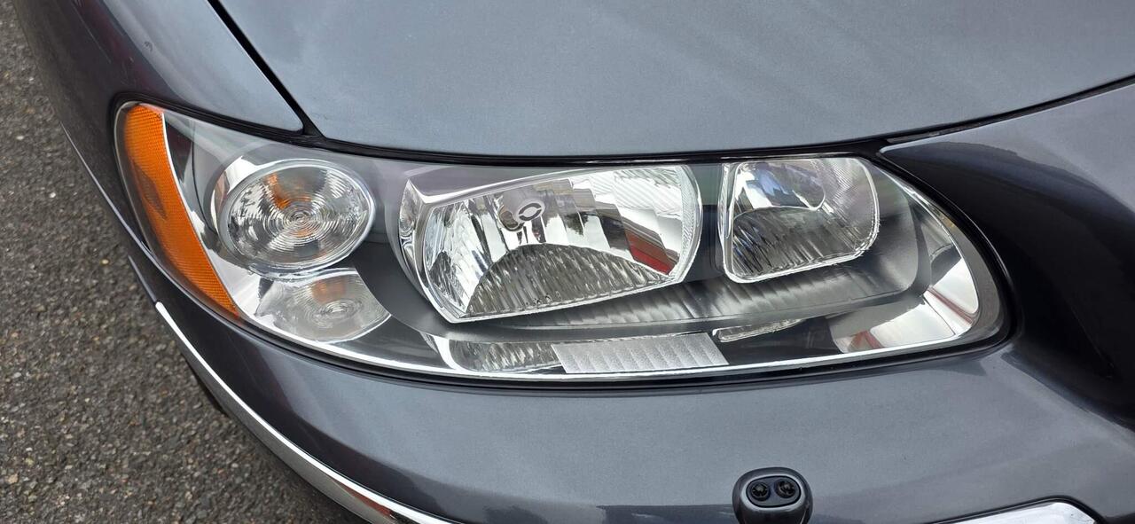Volvo V70 — photo 22