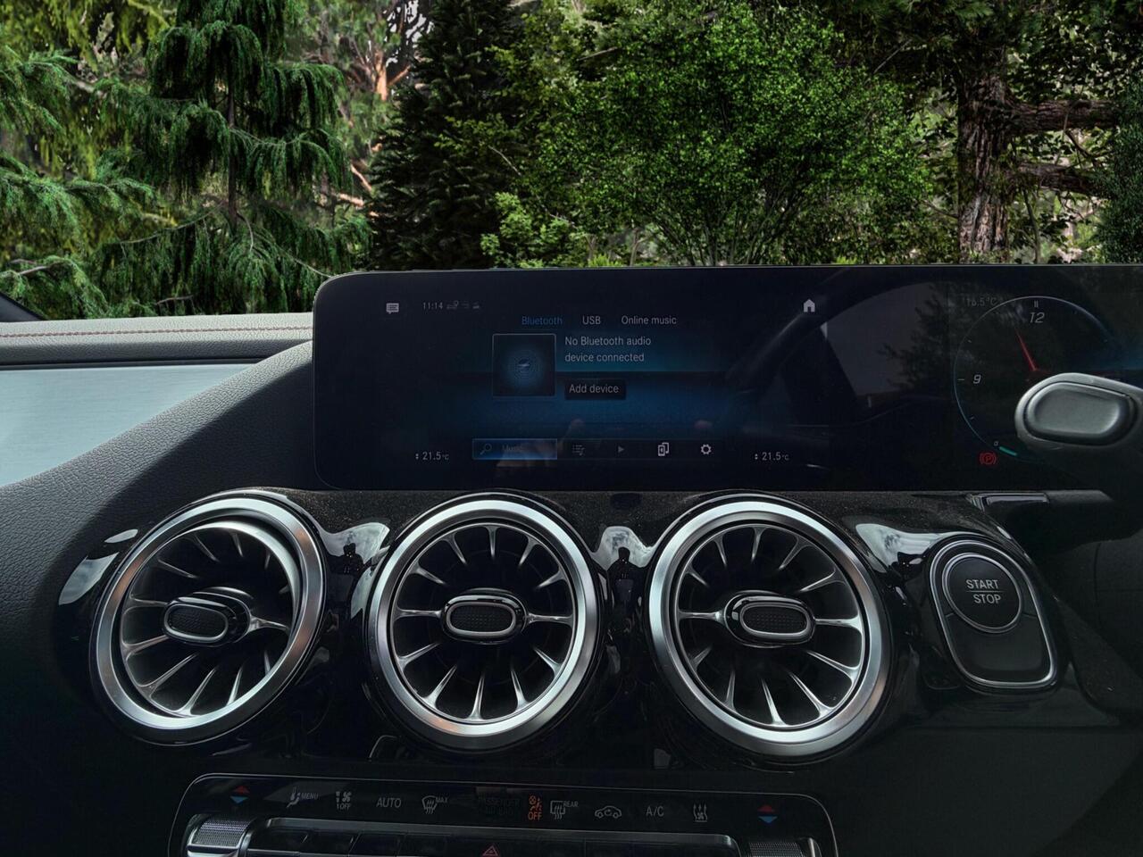 Mercedes-Benz EQA — photo 29