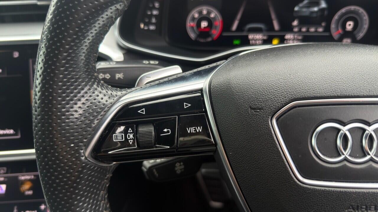 Audi A6 Saloon — photo 29