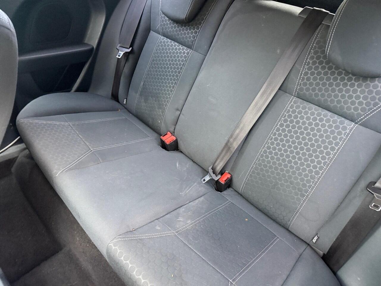 Ford Fiesta — photo 13