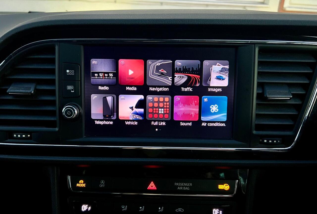 SEAT Leon — photo 31