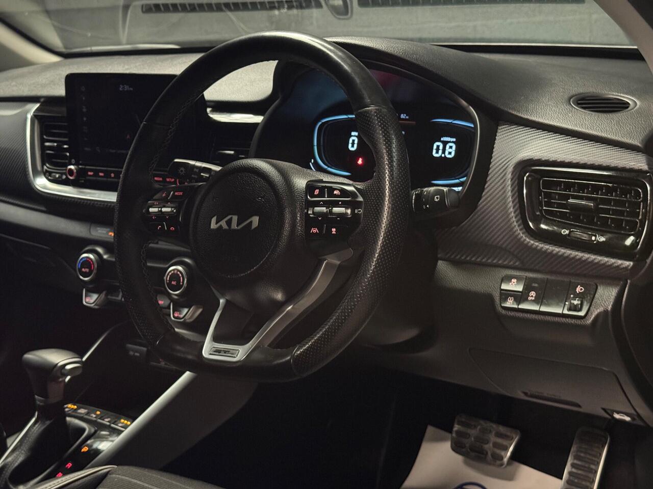 Kia Stonic — photo 37