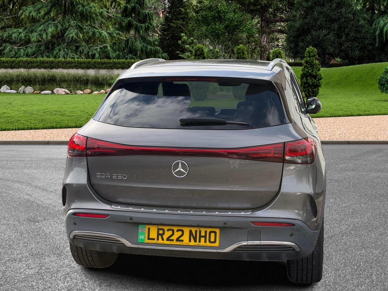 Mercedes-Benz EQA — photo 16