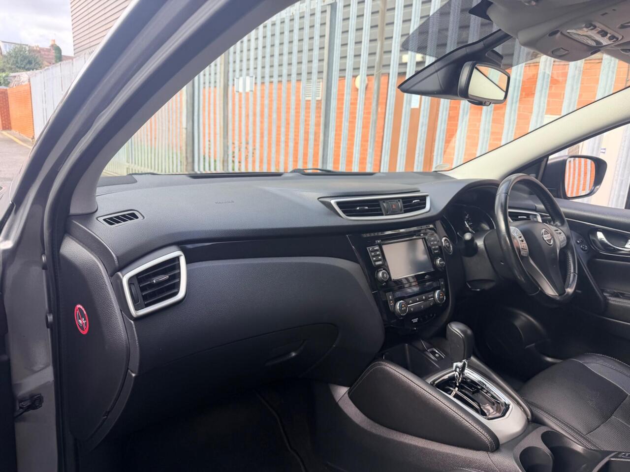 2014 Nissan Qashqai 1.6 dCi Tekna XTRON 2WD Euro 5 (s/s) 5dr, photo 12