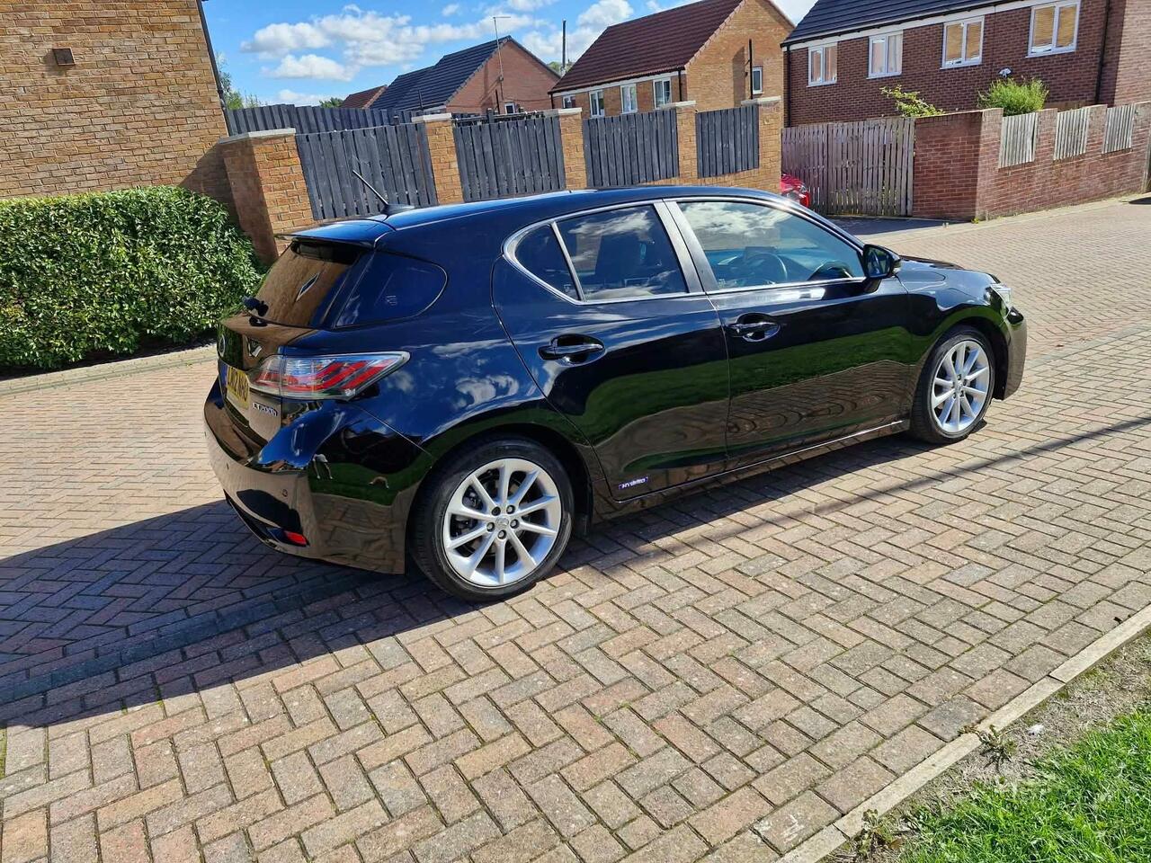Lexus CT — photo 4
