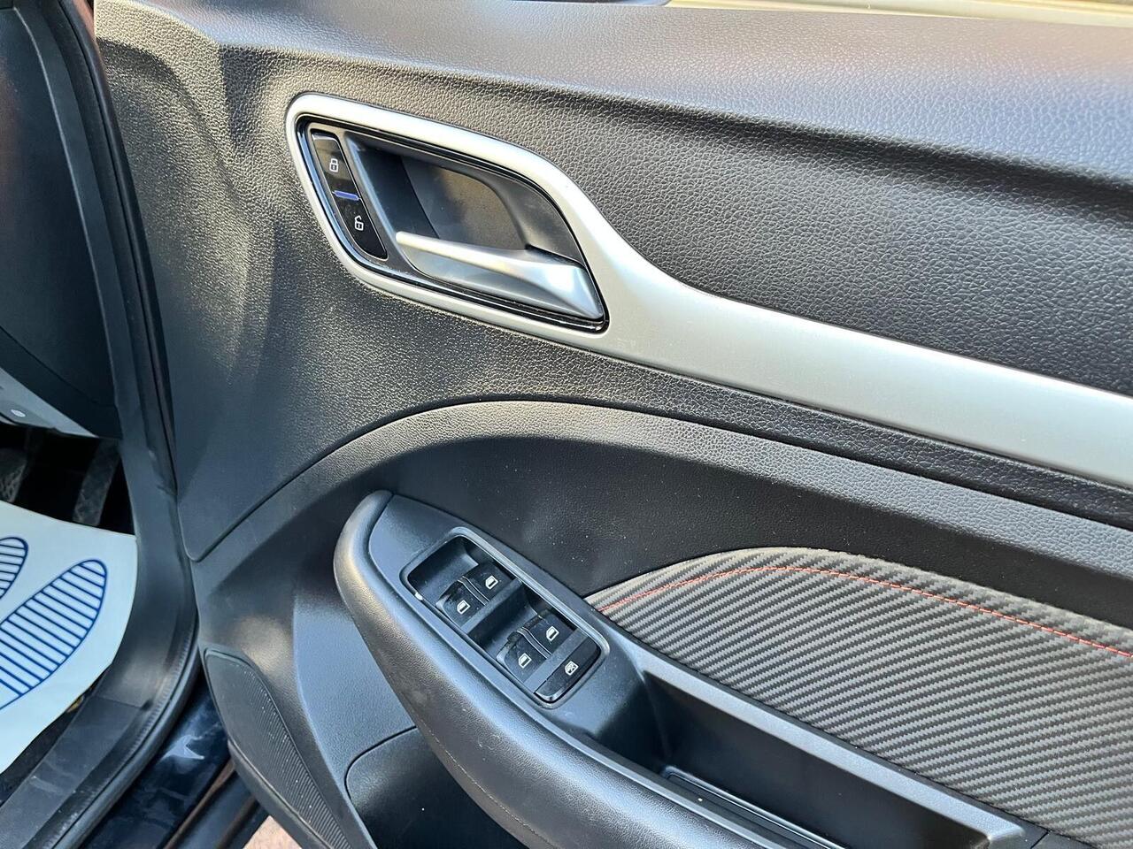 MG MG ZS — photo 26