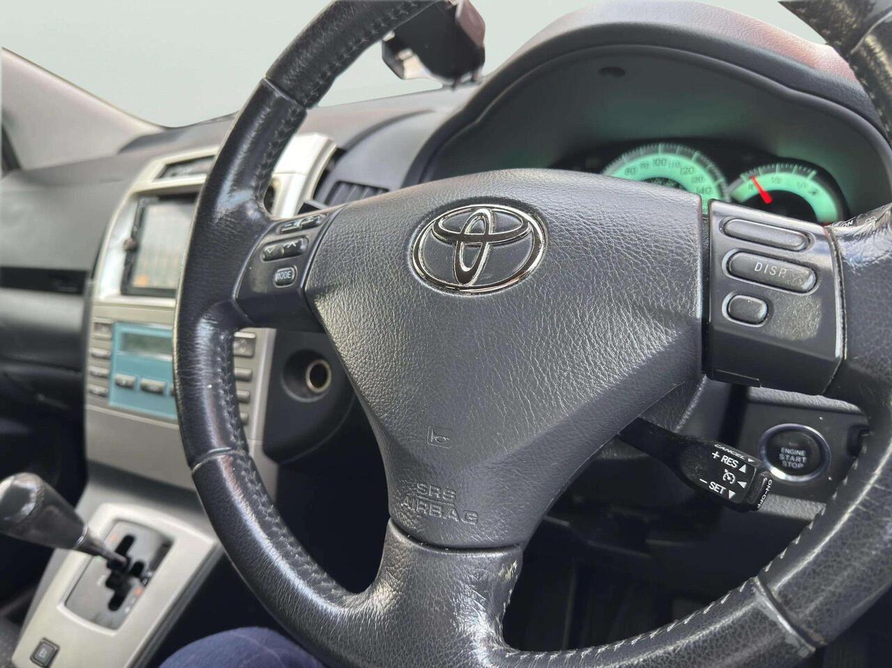 Toyota Corolla Verso — photo 55