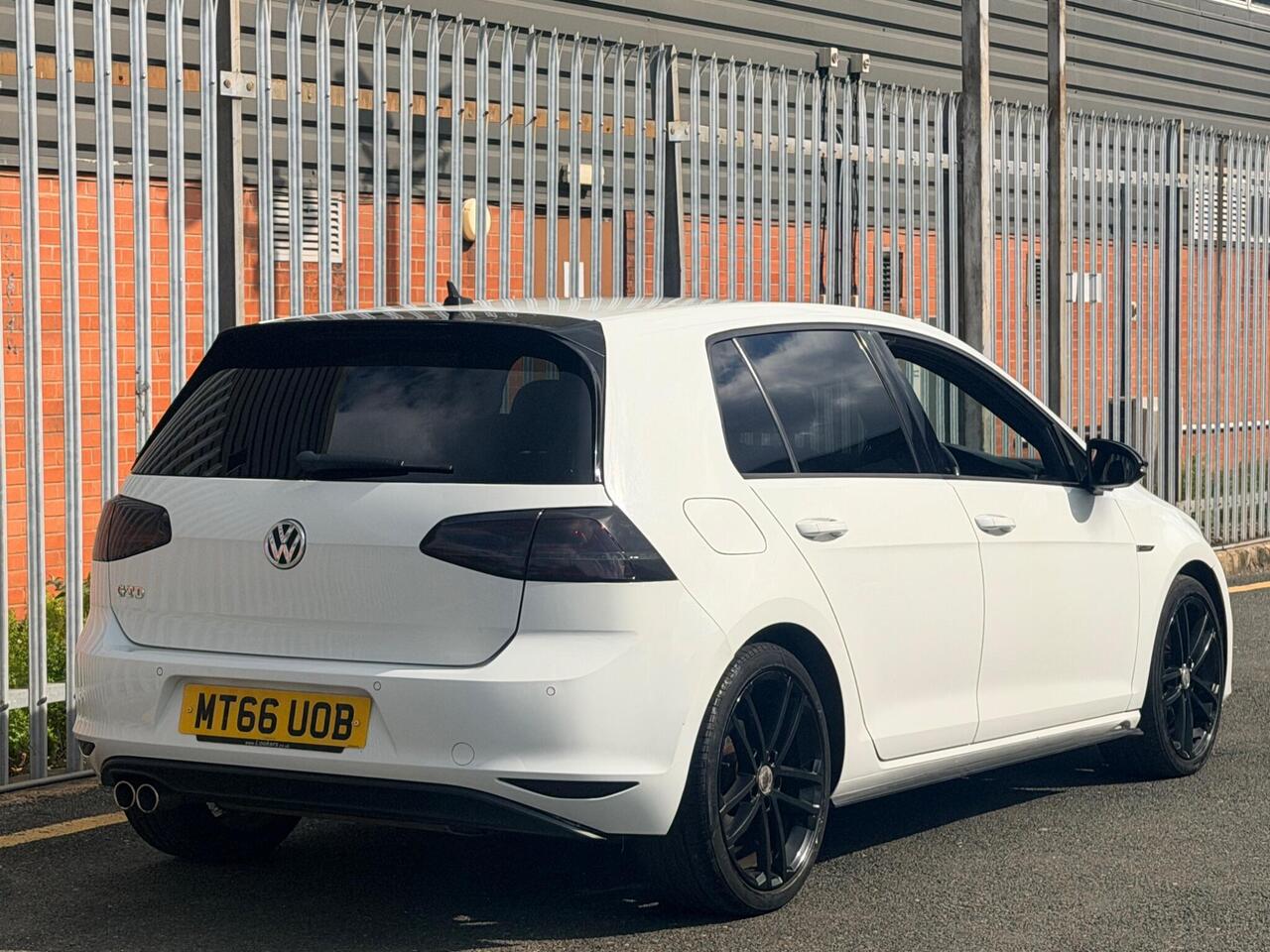 2016 Volkswagen Golf 2.0 TDI BlueMotion Tech GTD DSG Euro 6 (s/s) 5dr, photo 3