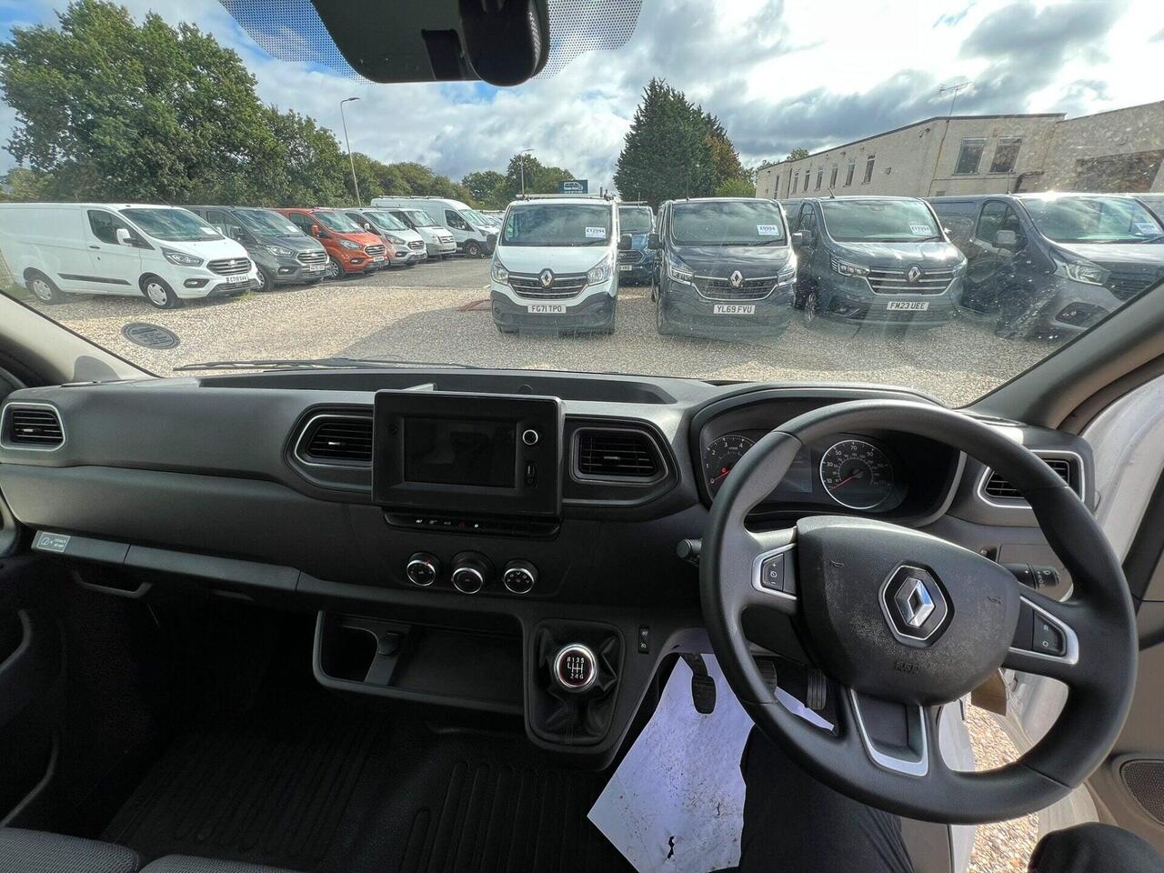 Renault Master — photo 40