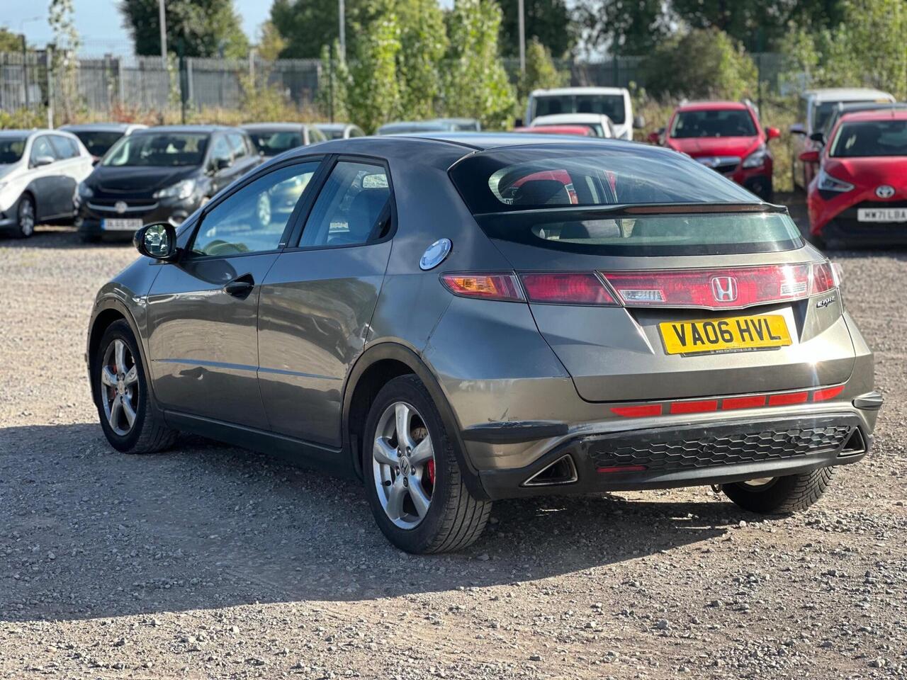 Honda Civic — photo 3