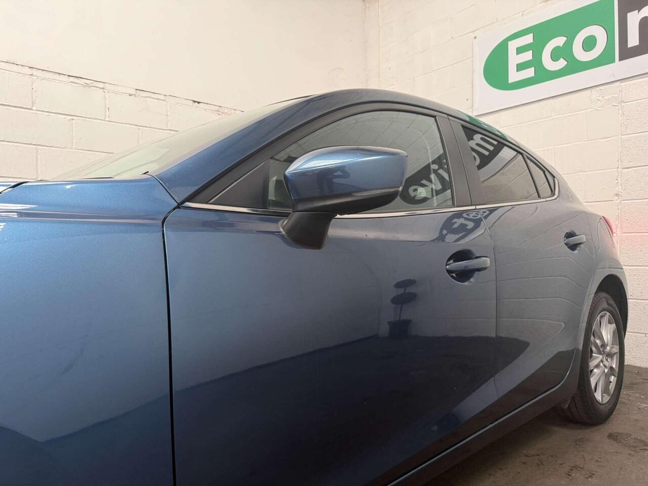 Mazda Mazda3 — photo 7