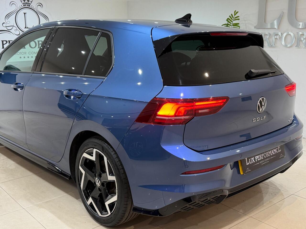 Volkswagen Golf — photo 8