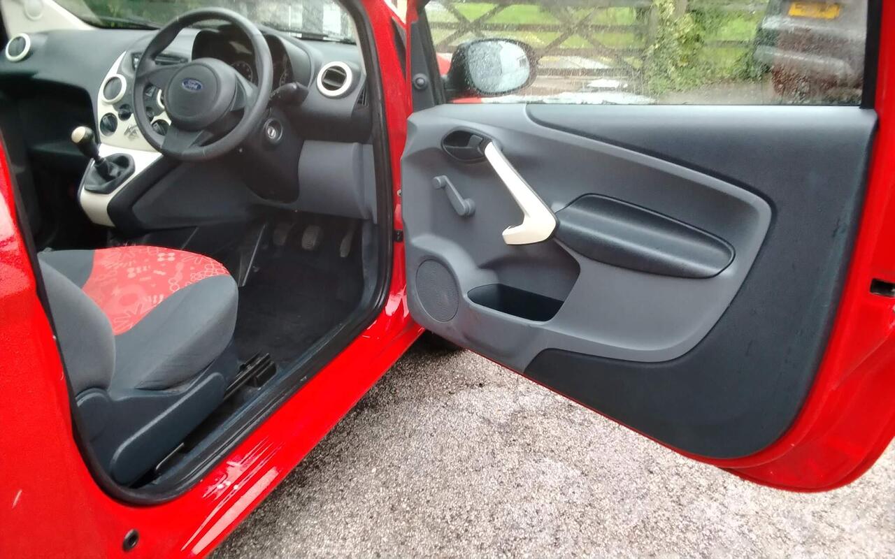 Ford Ka — photo 12