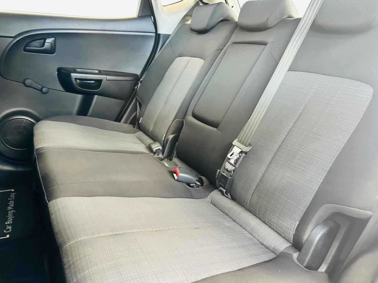 Kia Venga — photo 20