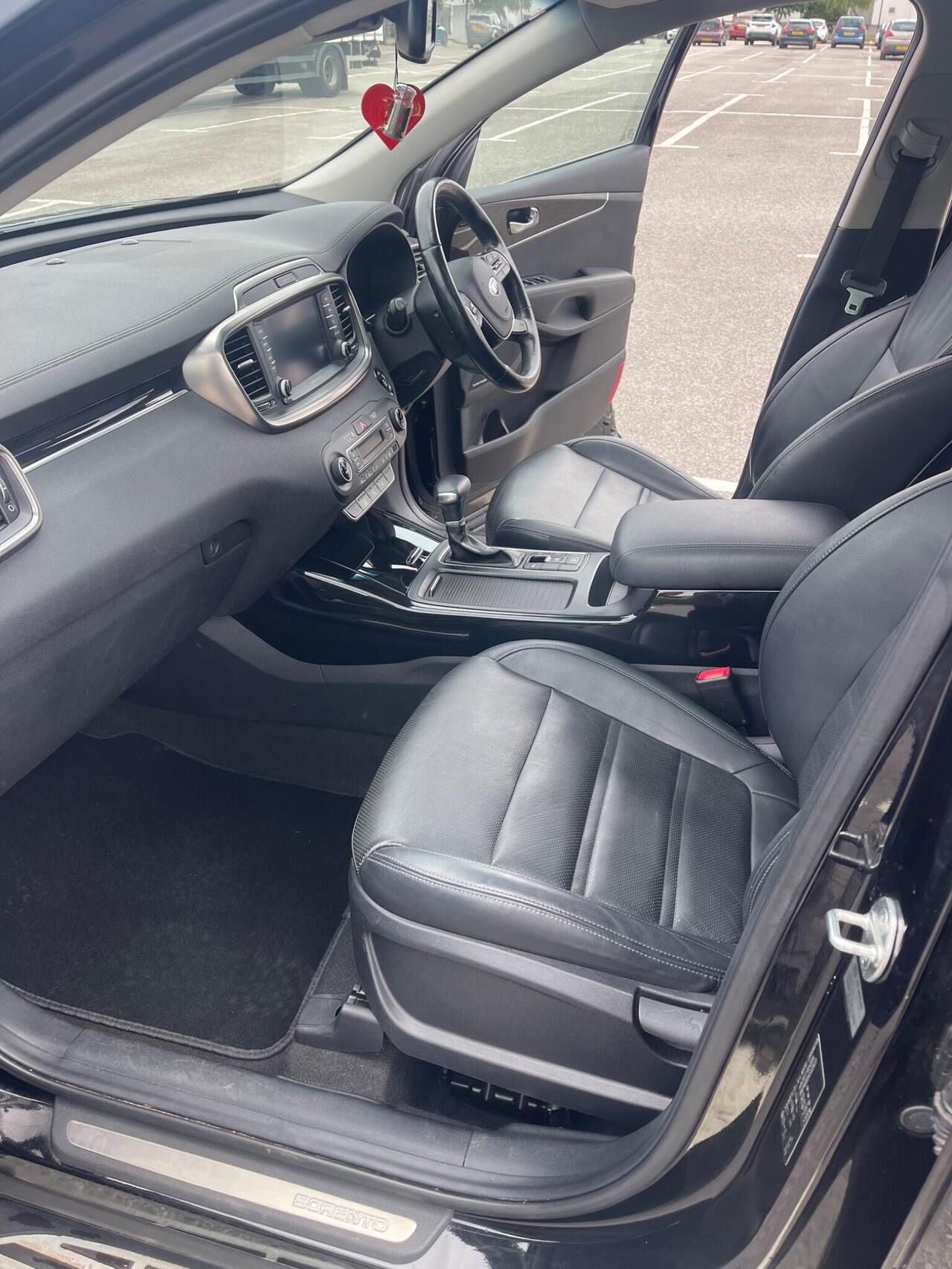 Kia Sorento — photo 9