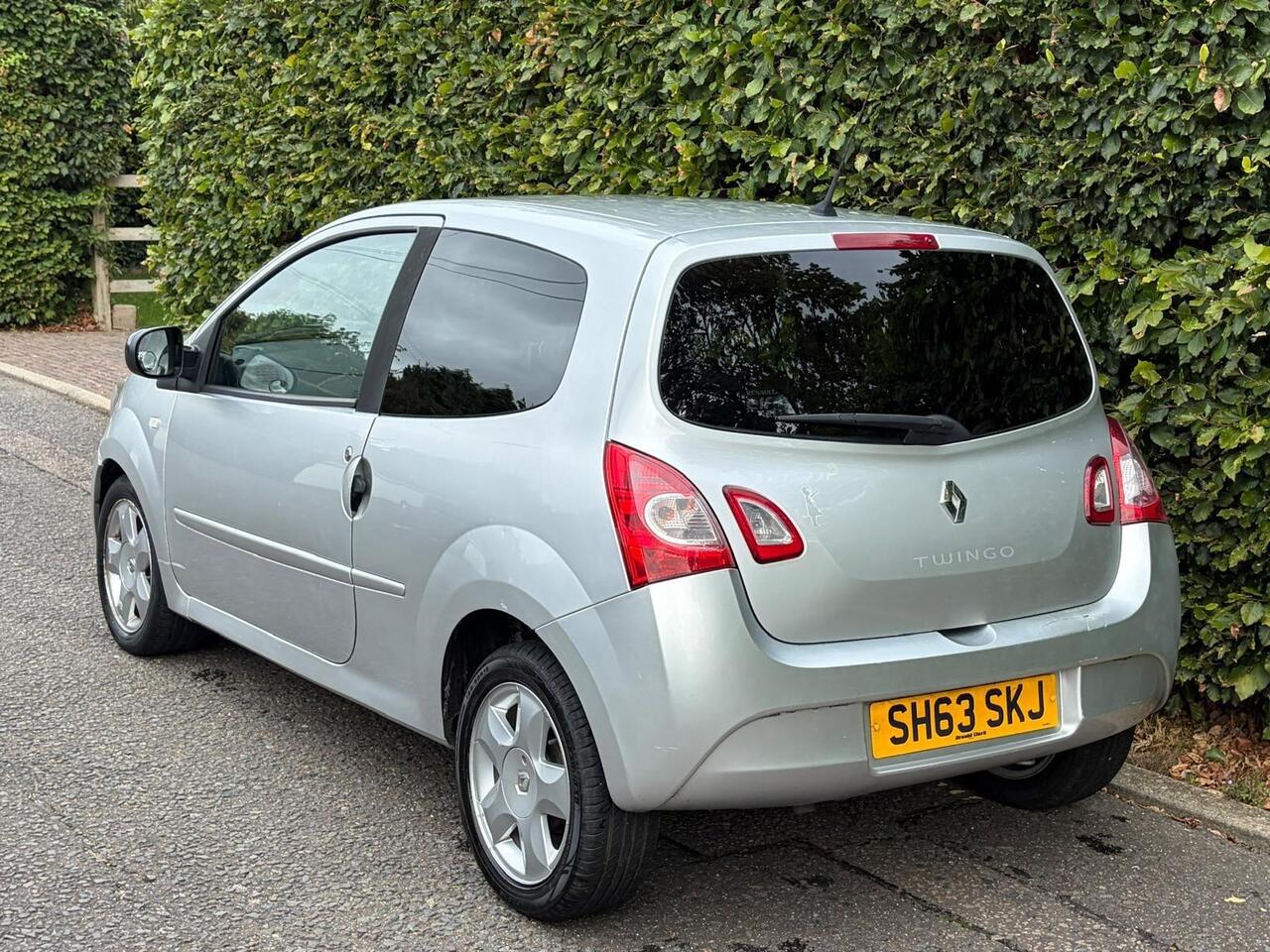 Renault Twingo — photo 8