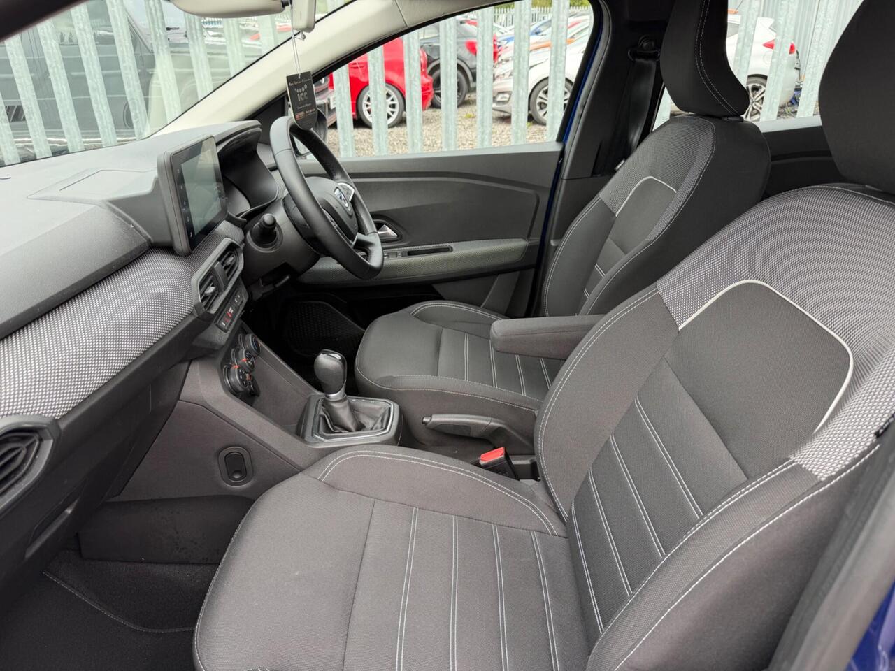 Dacia Sandero — photo 48