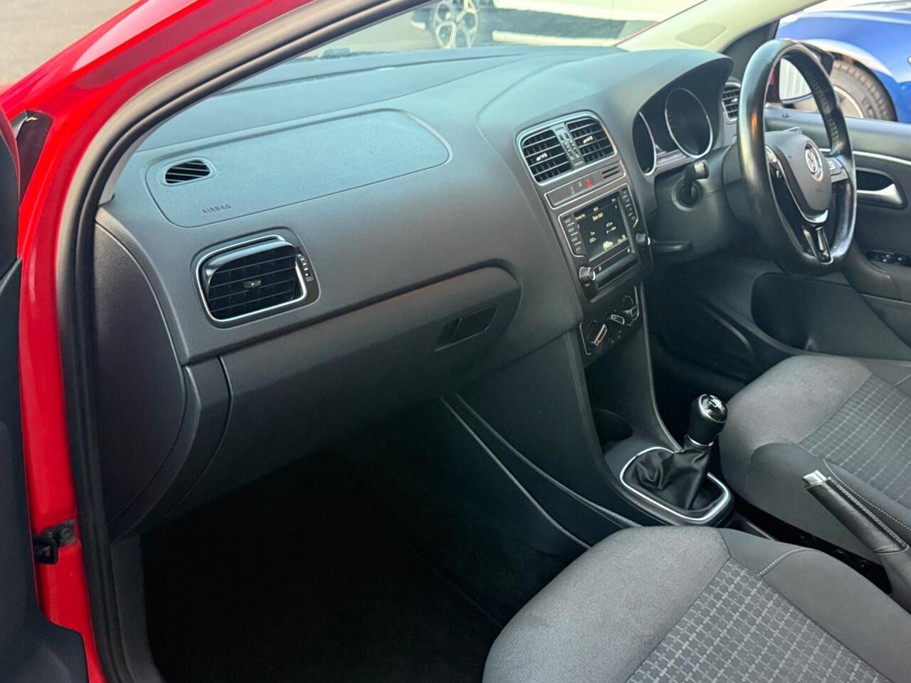 Volkswagen Polo — photo 8