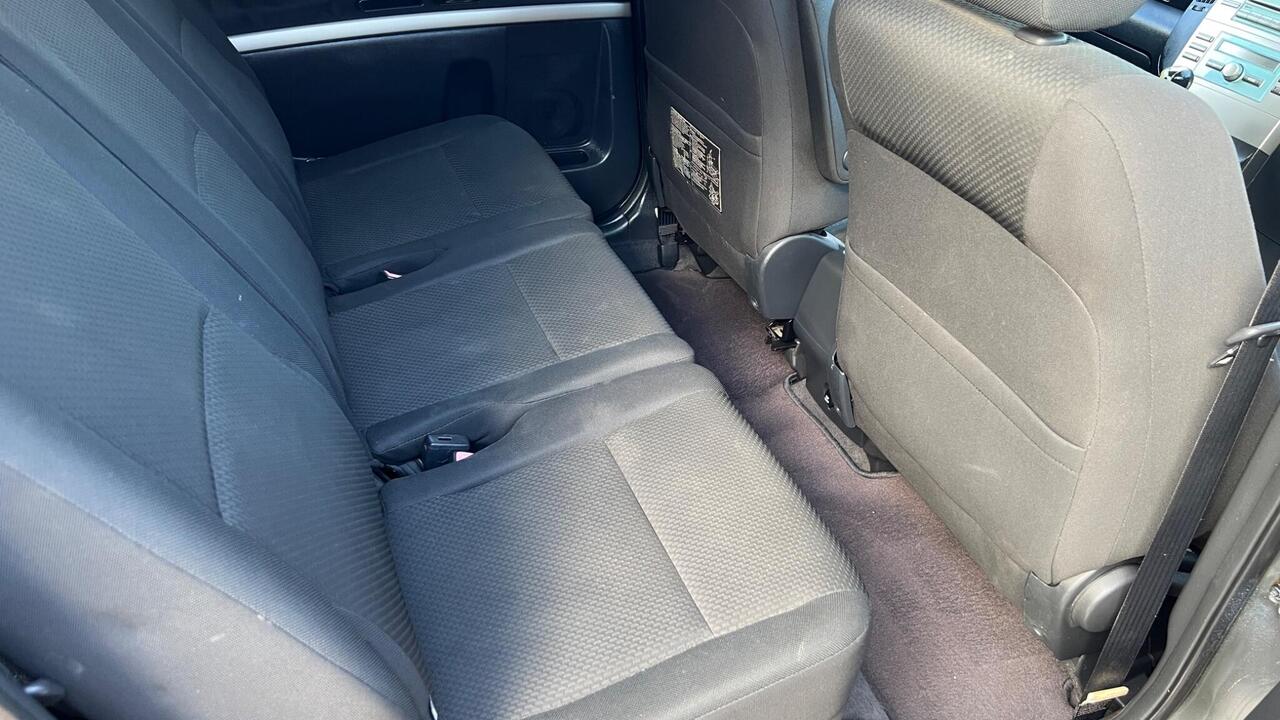 Toyota Corolla Verso — photo 29