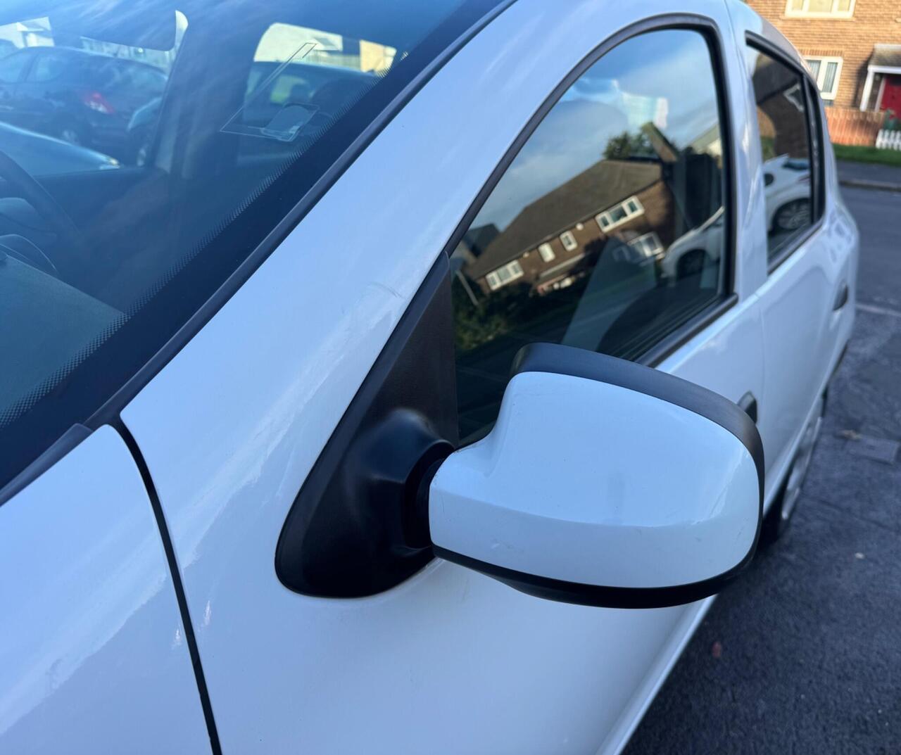 Dacia Sandero — photo 30