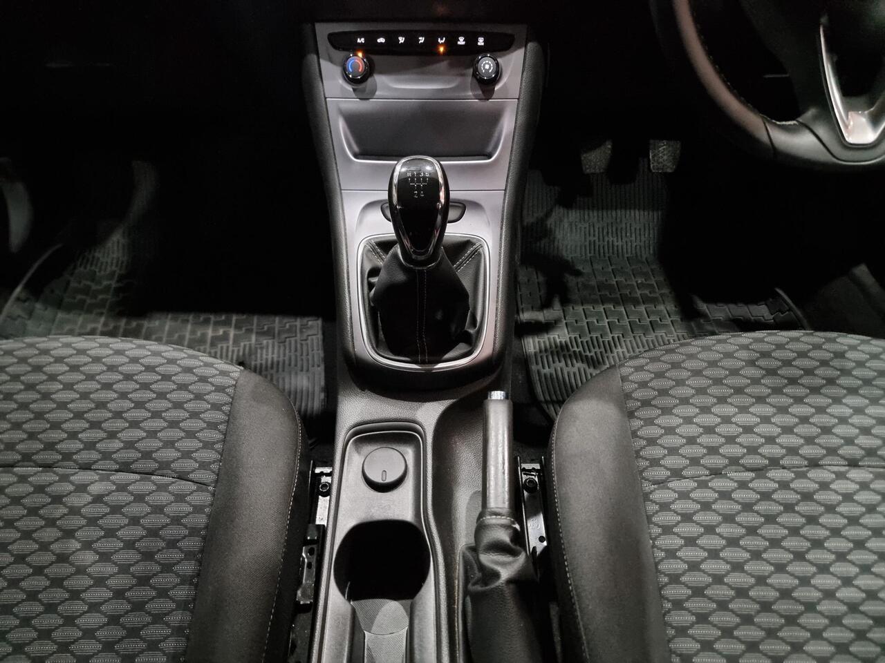 Vauxhall Astra — photo 13