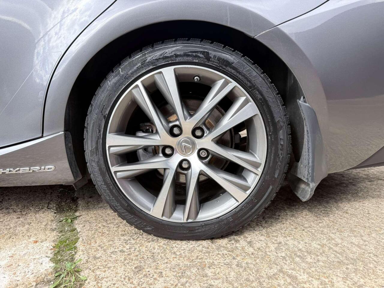 Lexus IS — photo 38