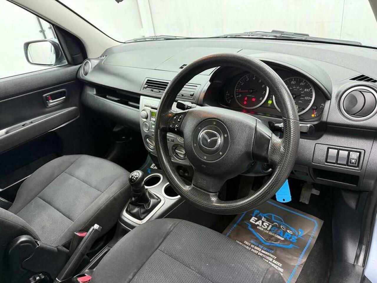 Mazda Mazda2 — photo 3