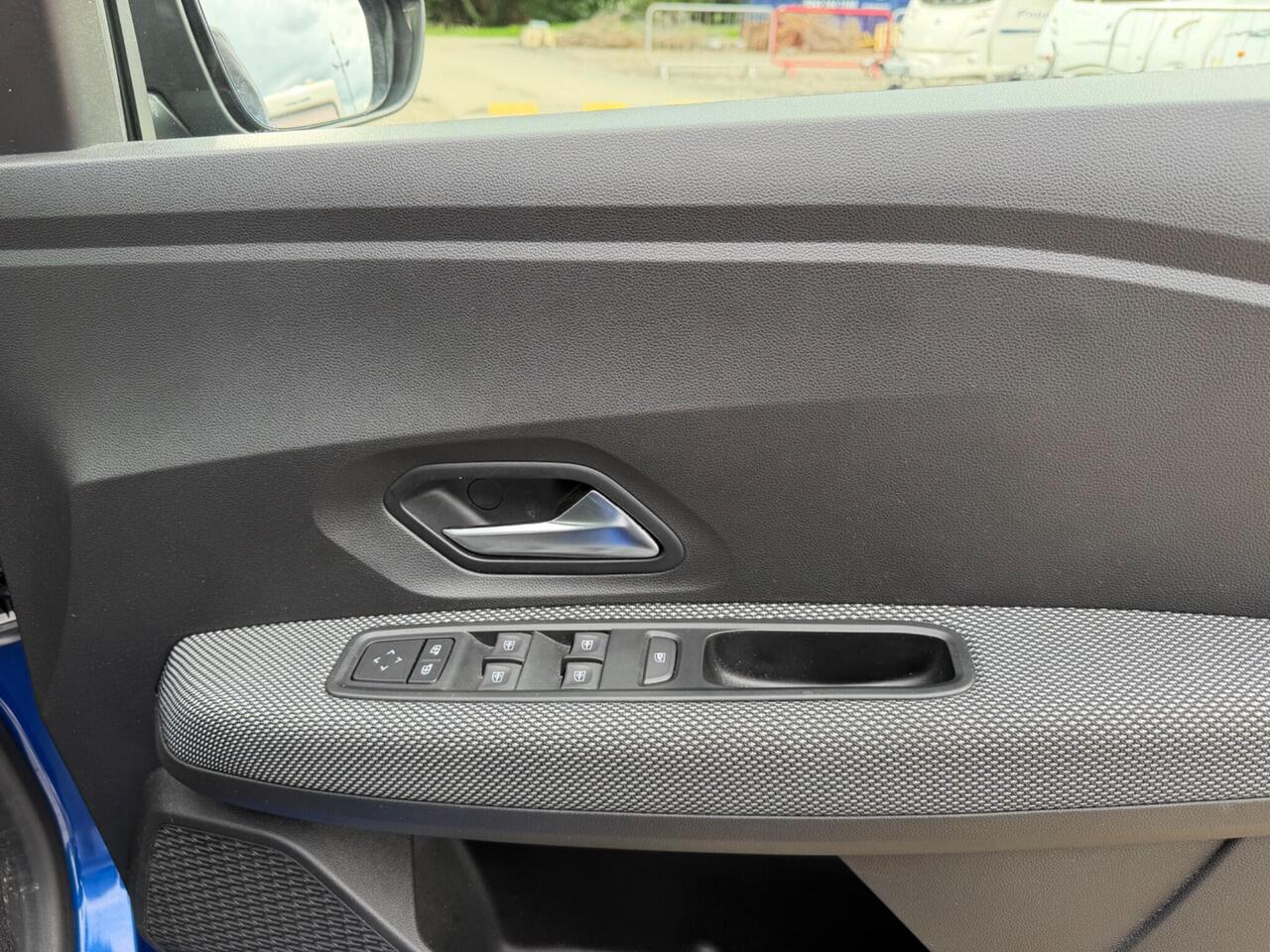 Dacia Sandero — photo 26