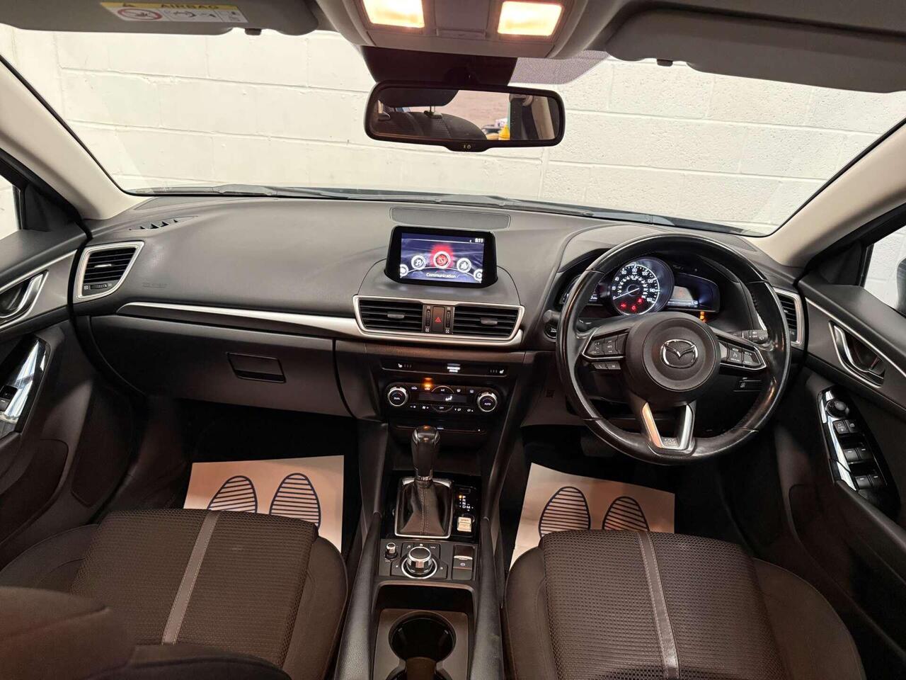 Mazda Mazda3 — photo 2