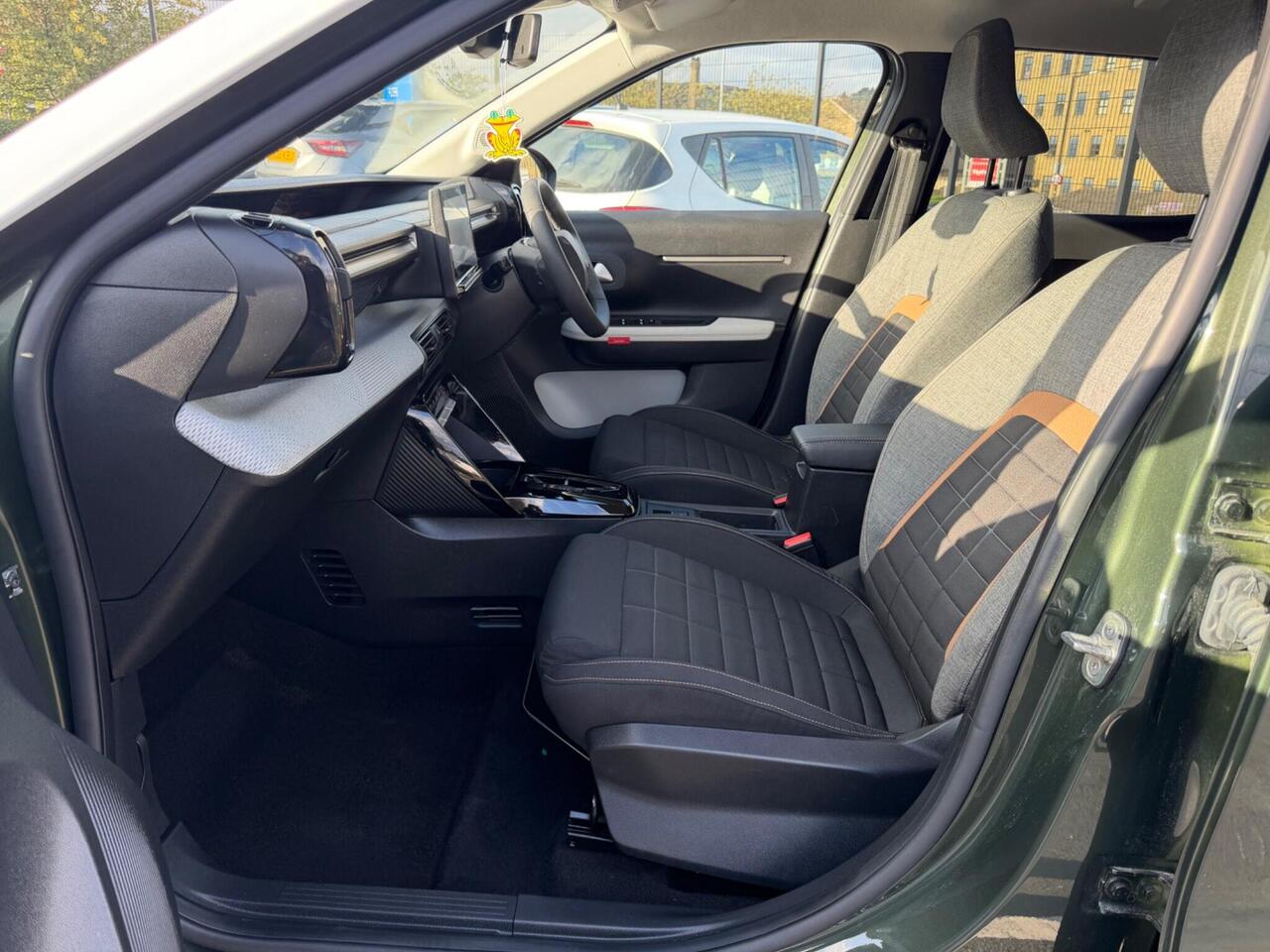 Citroen e-C3 Aircross — photo 12
