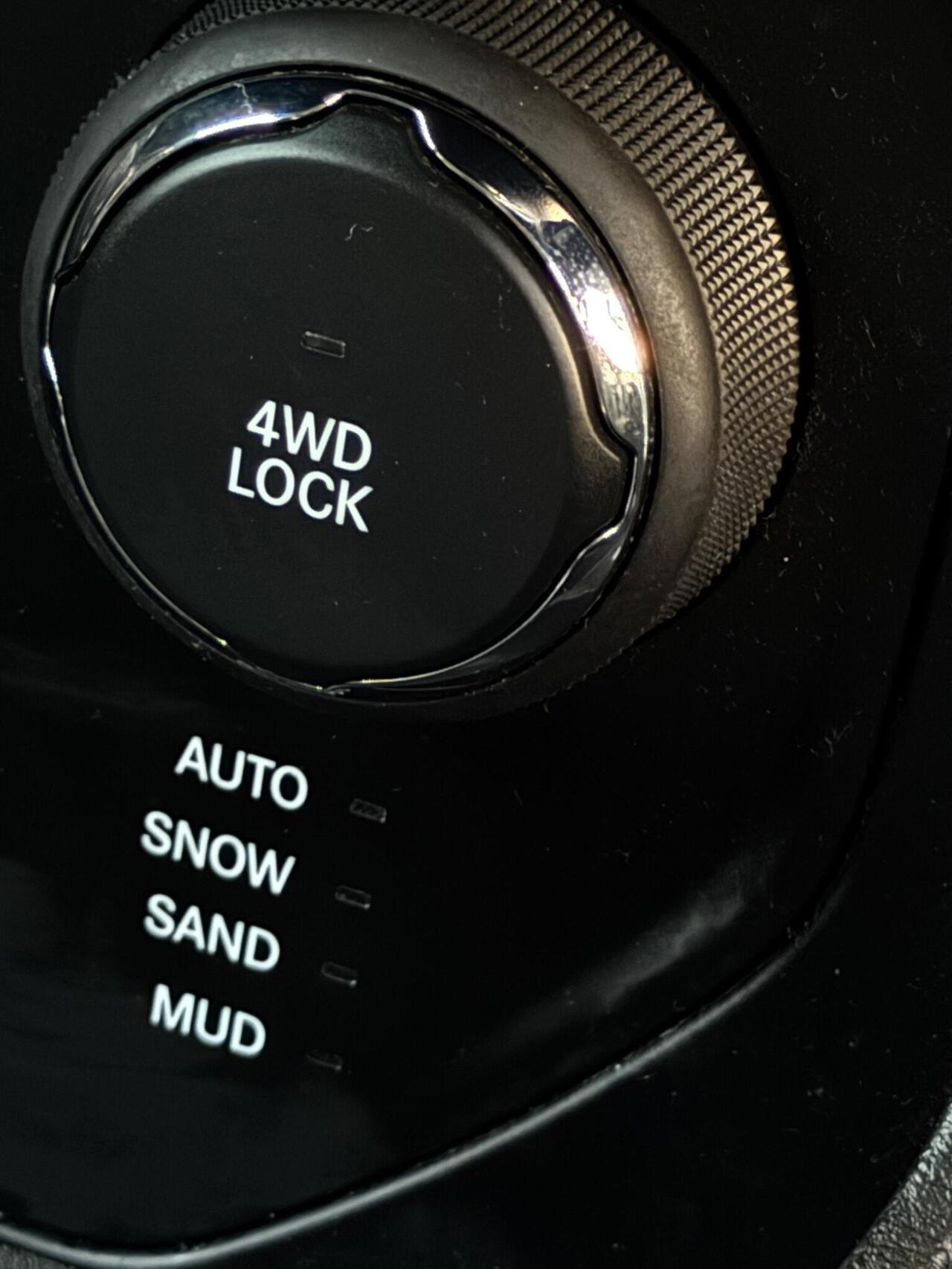 Jeep Renegade — photo 21