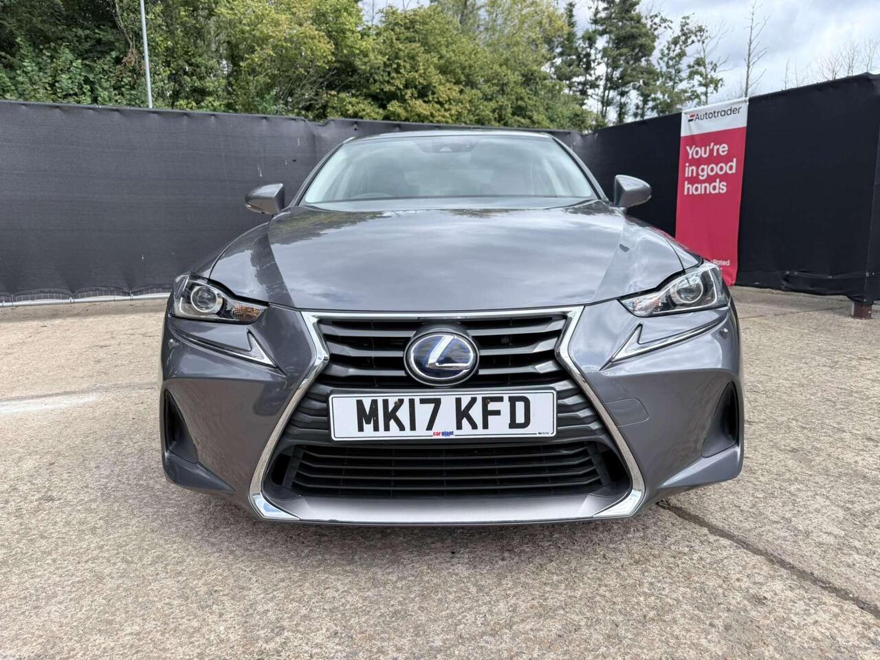 Lexus IS — photo 8