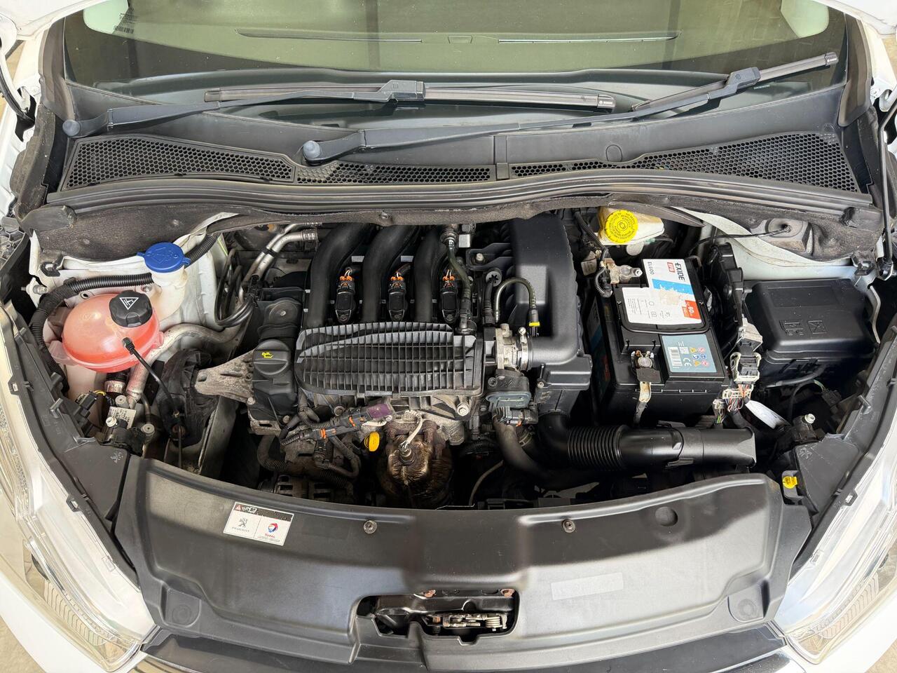 Peugeot 208 — photo 13