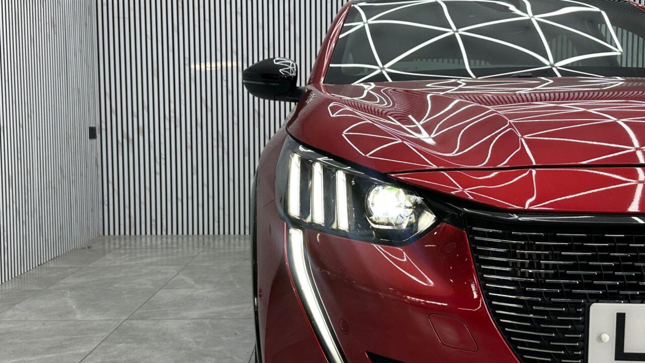 Peugeot 208 — photo 14