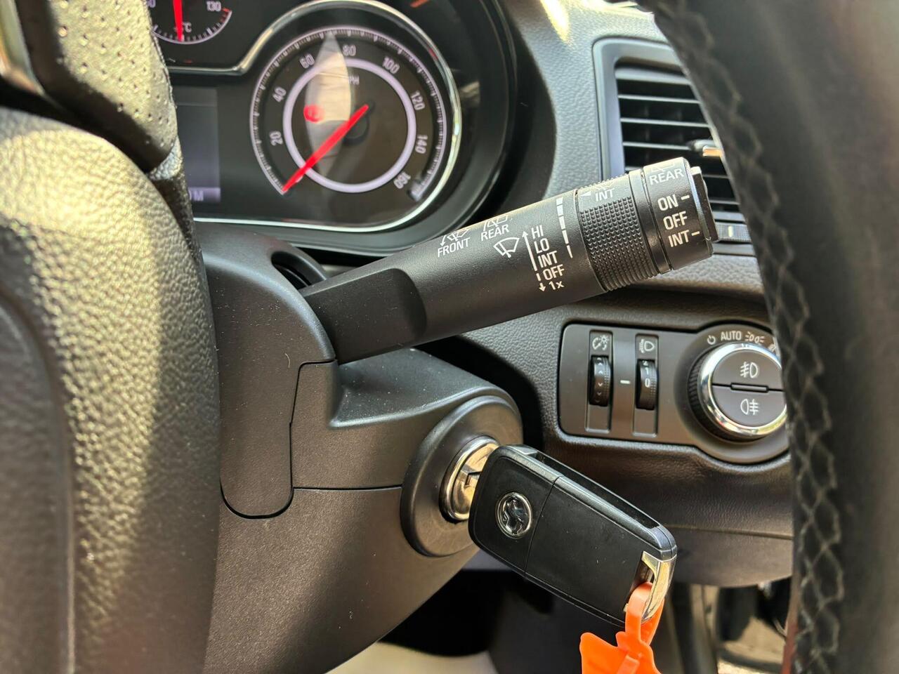 Vauxhall Insignia — photo 35
