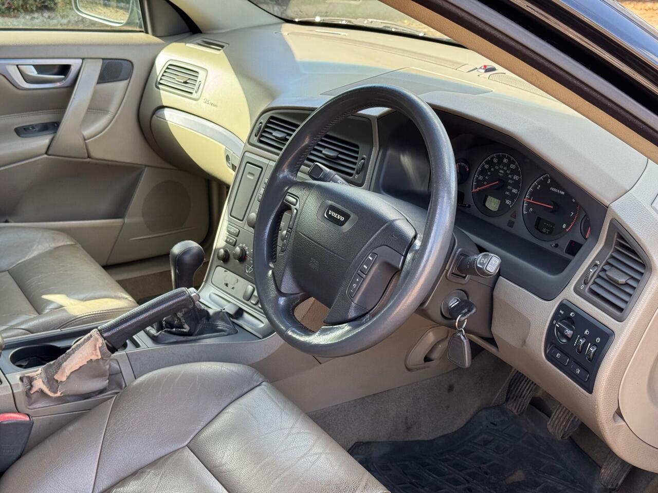 Volvo V70 — photo 3