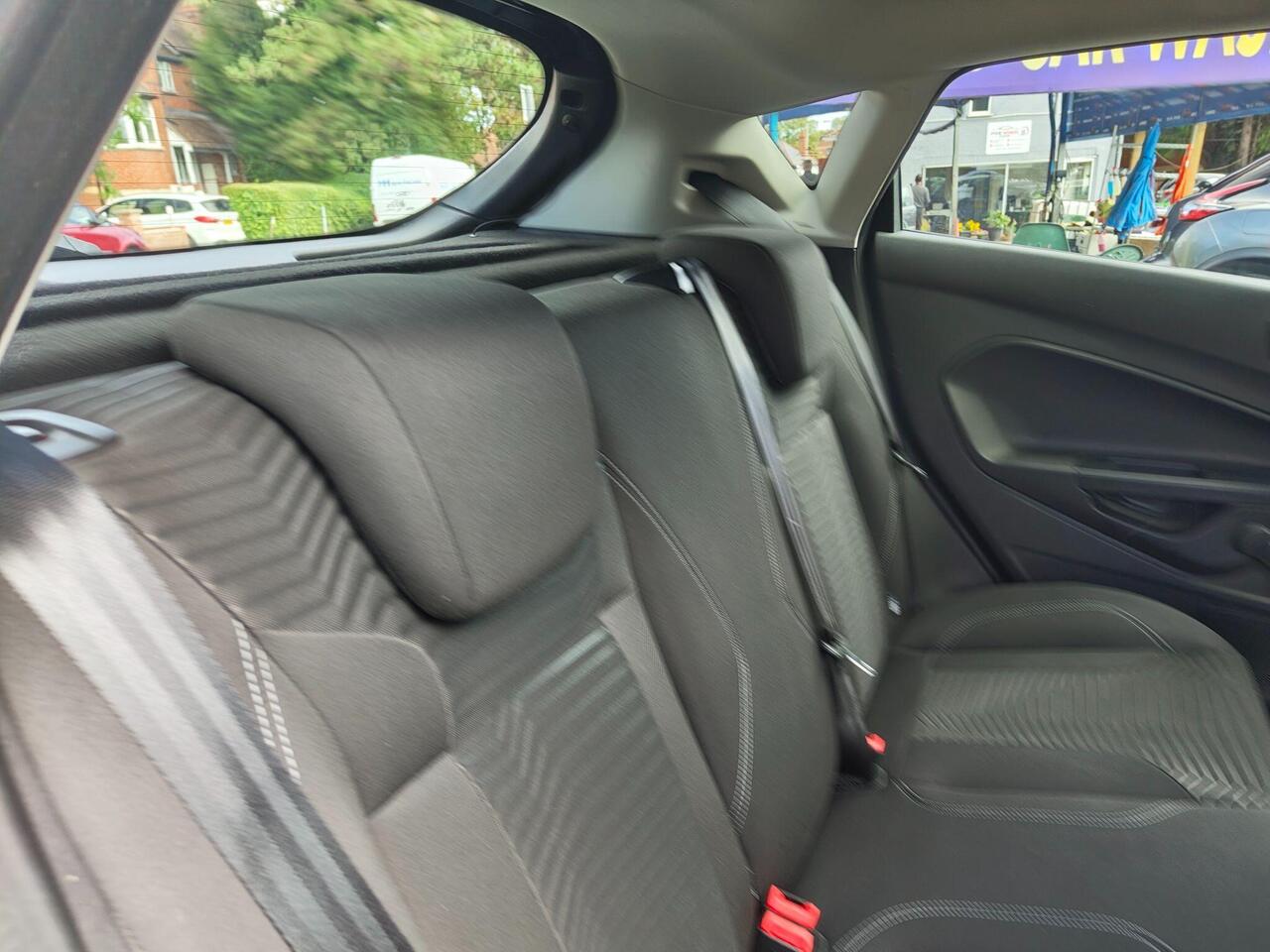 Ford Fiesta — photo 25