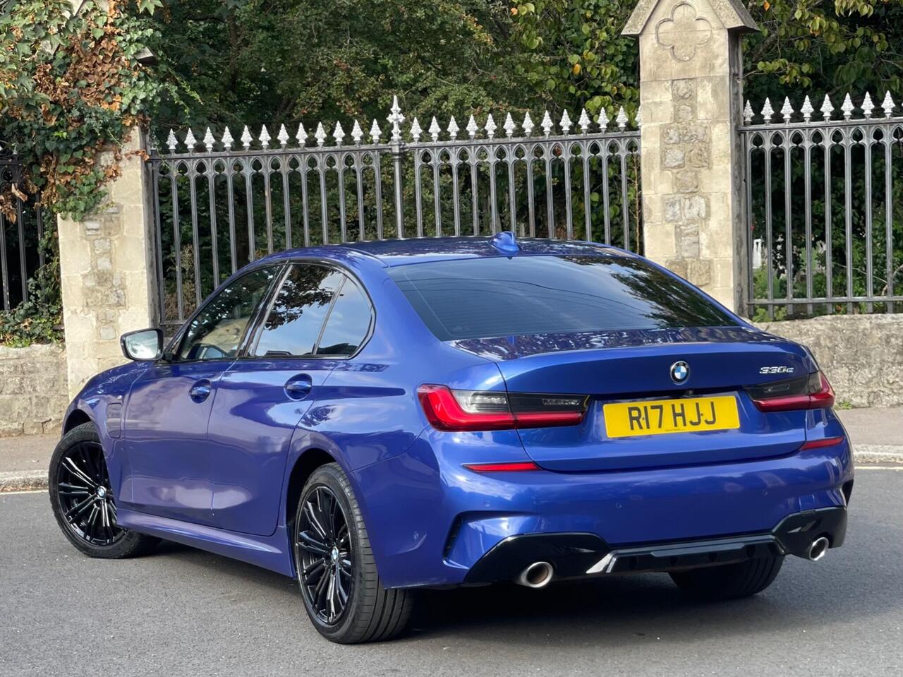 BMW 3 Series — photo 14