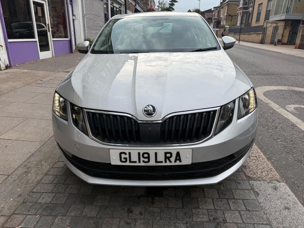 Skoda Octavia — photo 1