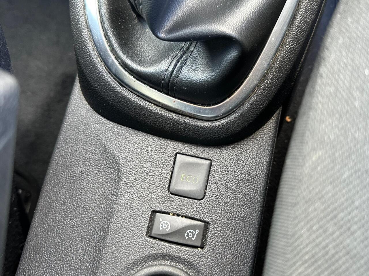 Renault Captur — photo 21