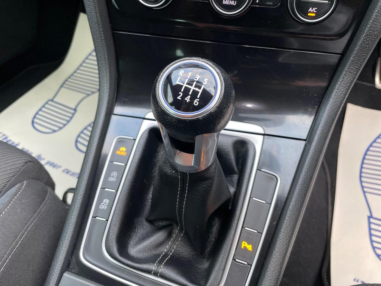 Volkswagen Golf — photo 36