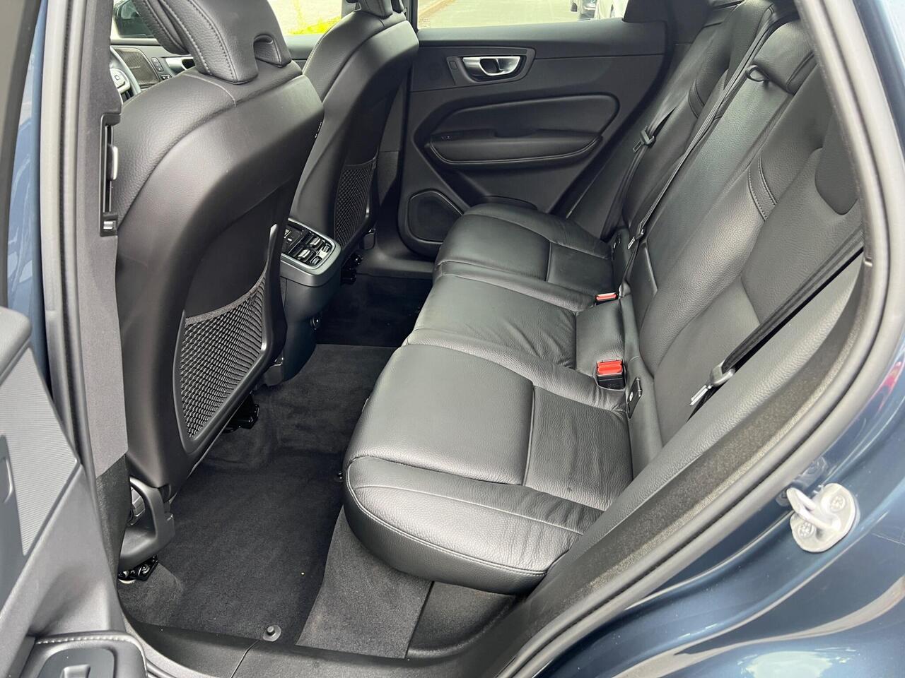 Volvo XC60 — photo 27