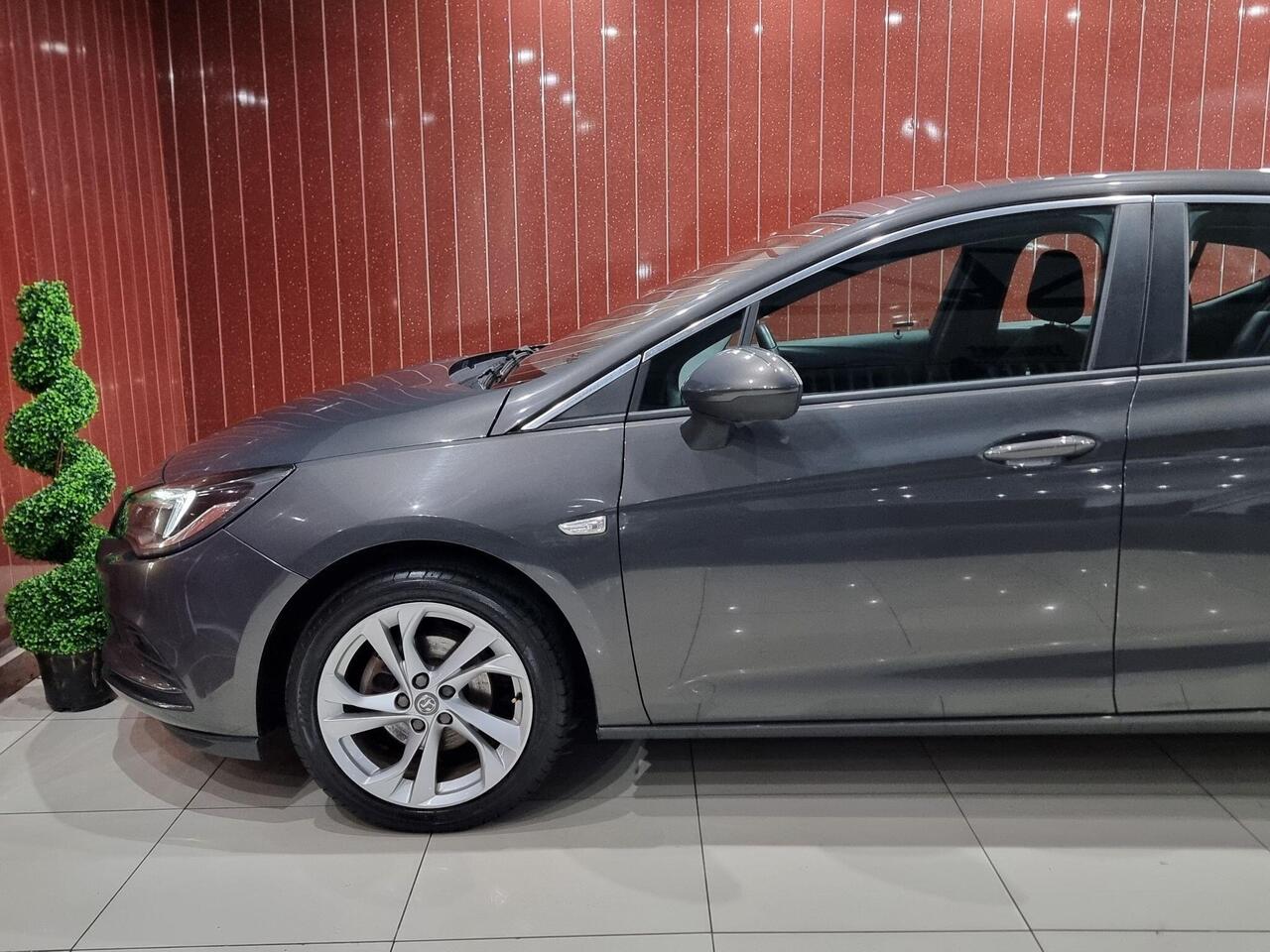 Vauxhall Astra — photo 11