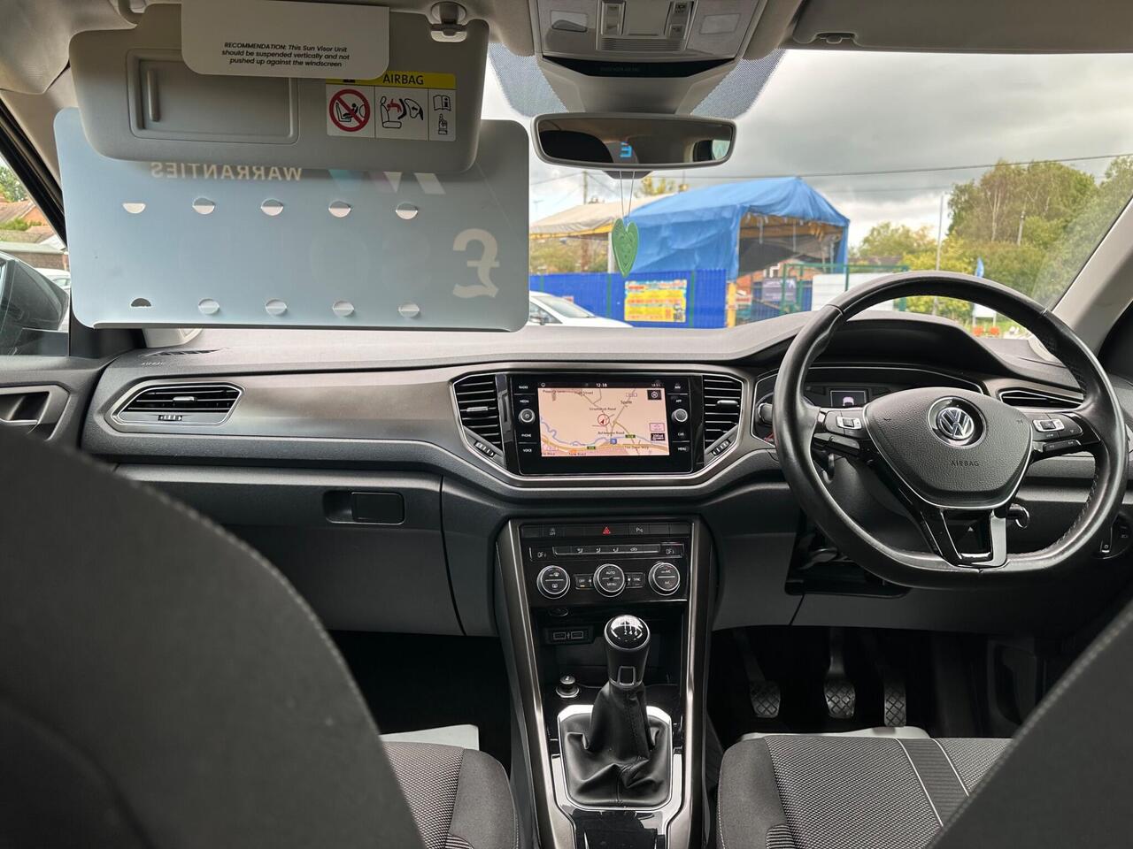 Volkswagen T-Roc — photo 15