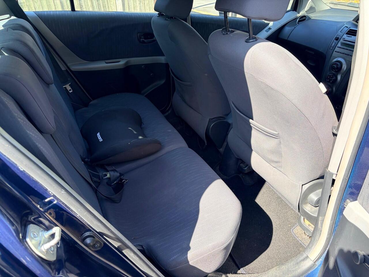 Toyota Yaris — photo 9
