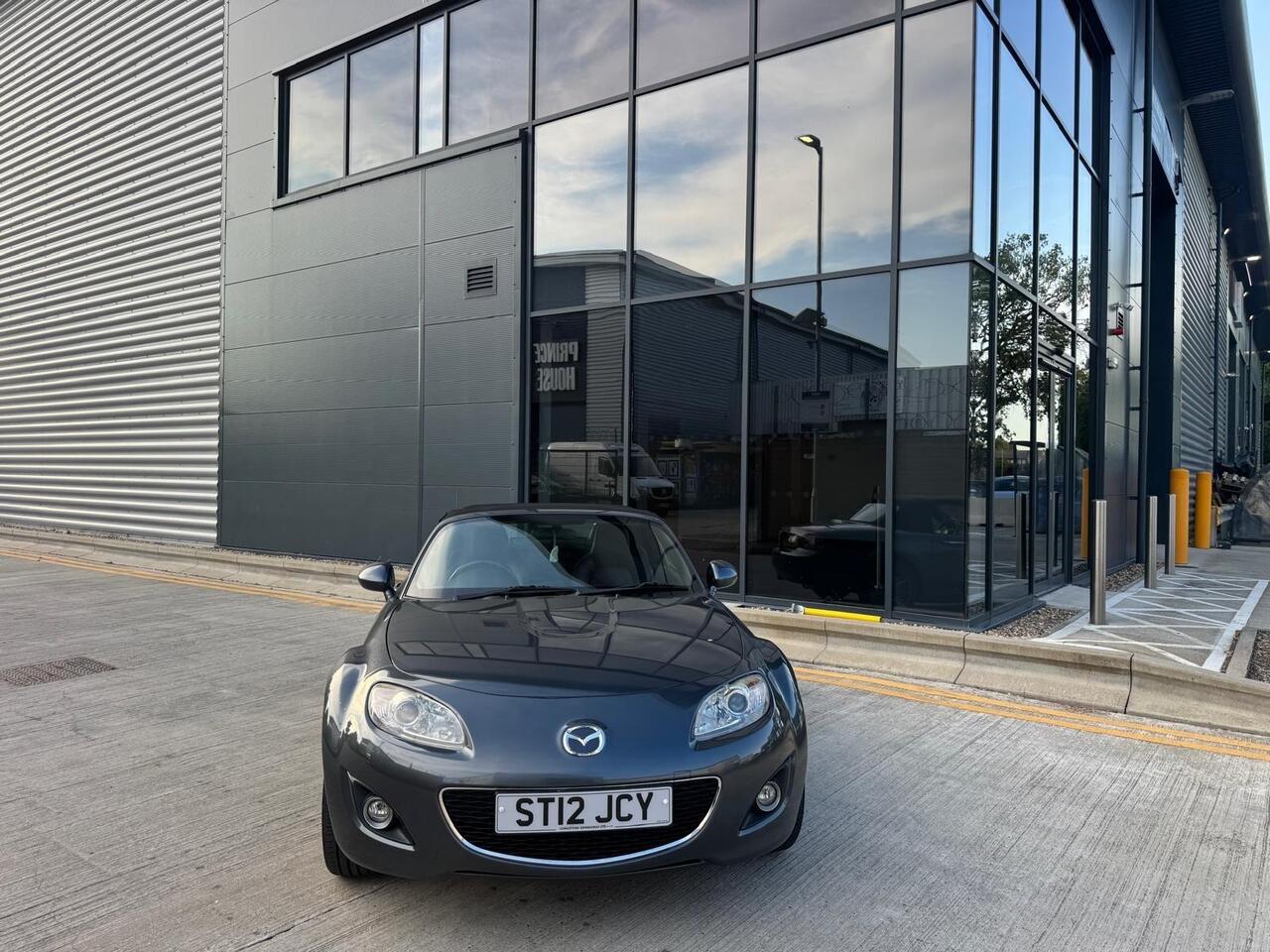 Mazda MX-5 — photo 2