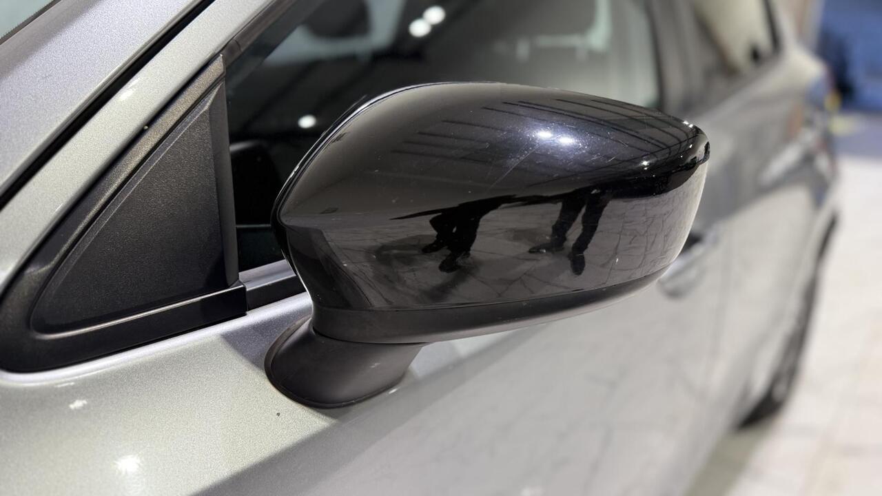 Mazda Mazda2 — photo 45