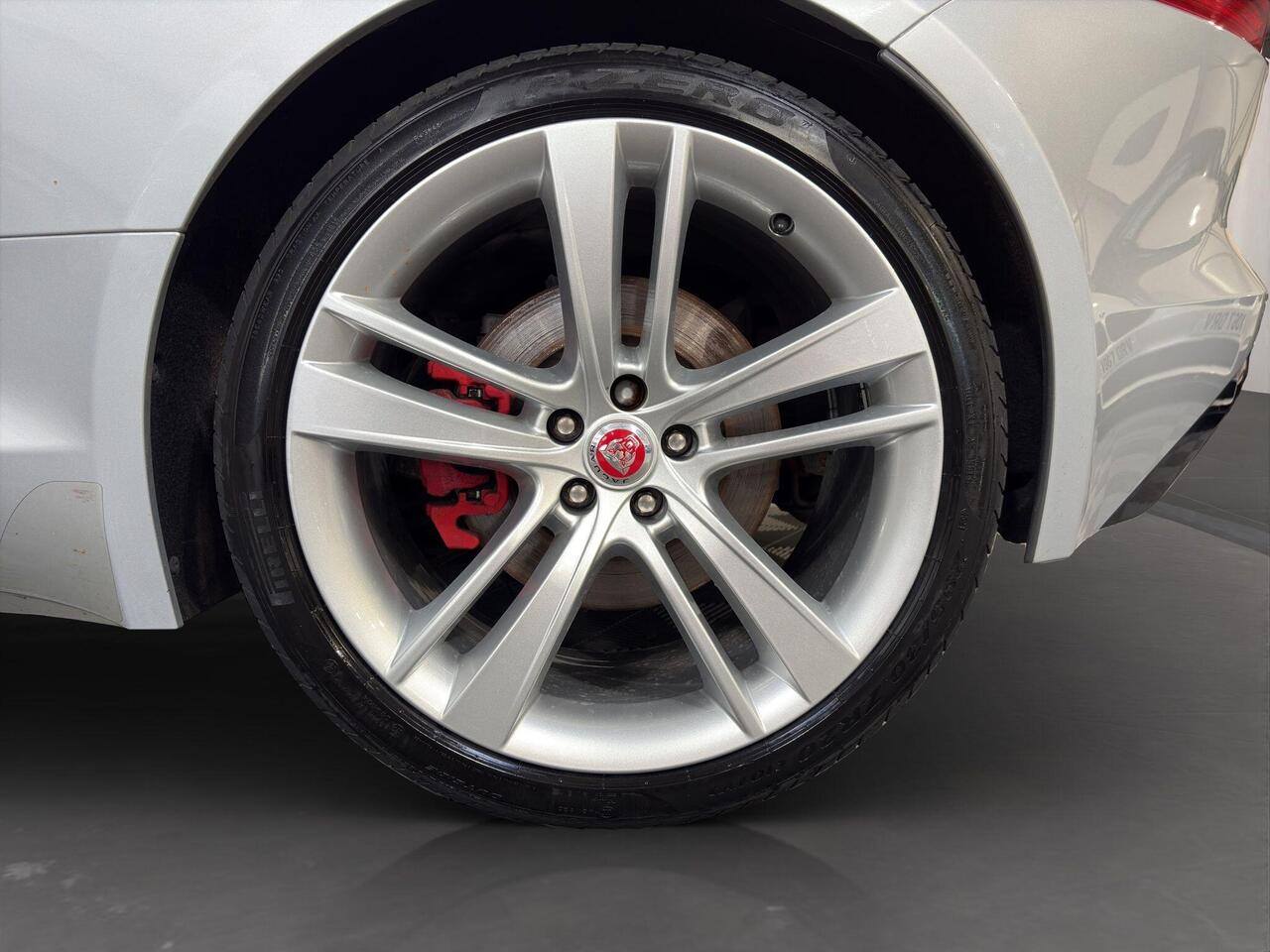 Jaguar F-Type — photo 23