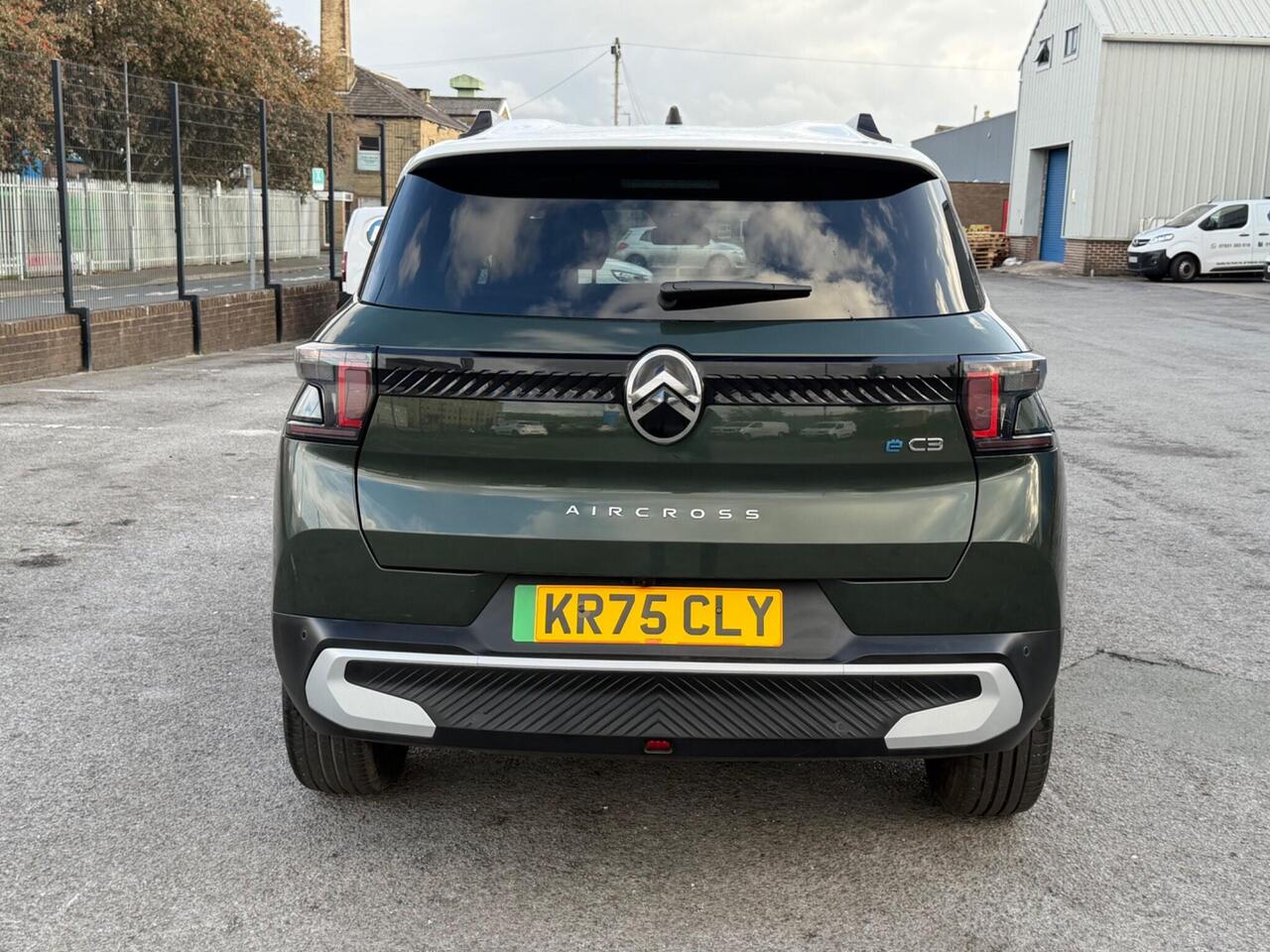Citroen e-C3 Aircross — photo 8